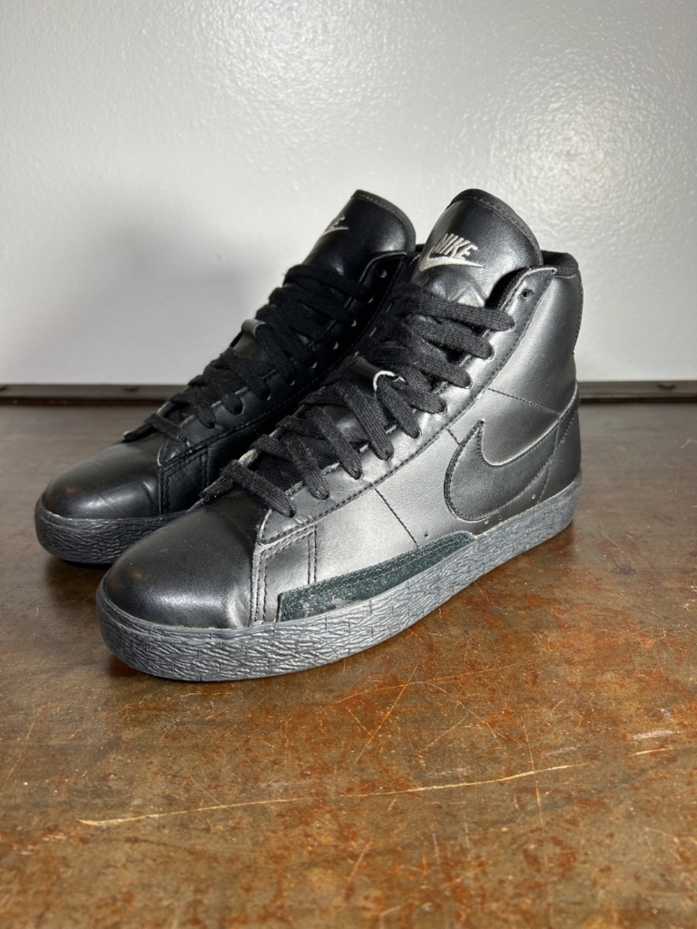 Nike Blazer Mid Black Leather High-Top Sneakers Youth 5.5